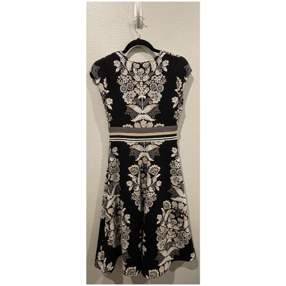 ETT TWA Soiree Embroidered Midi Sleeveless Midi Dress - Picture 6 of 6